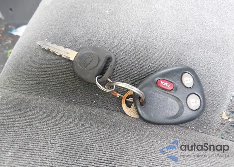 2004 Chevrolet Silverado 1500 Ls z USA, uszkodzony, nr VIN 2GCEK19V041406875